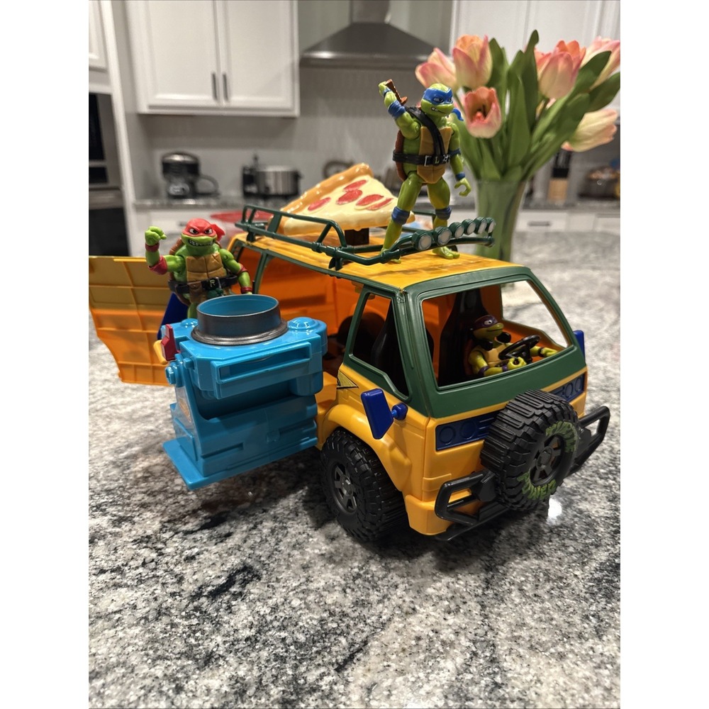 TMNT Mutant Mayhem Pizza Fire Van Vehicle Pizza Launcher Pizzas 2023 WORKS GREAT